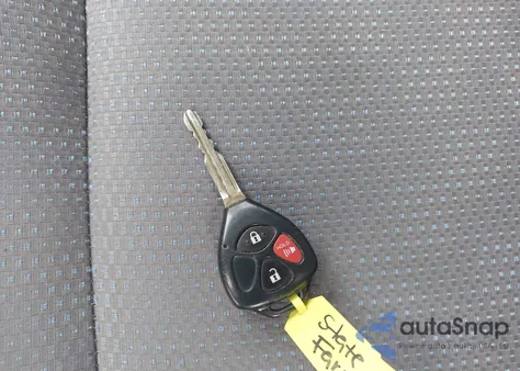 2010 Toyota Matrix z USA, uszkodzony, nr VIN 2T1KU4EEXAC301097